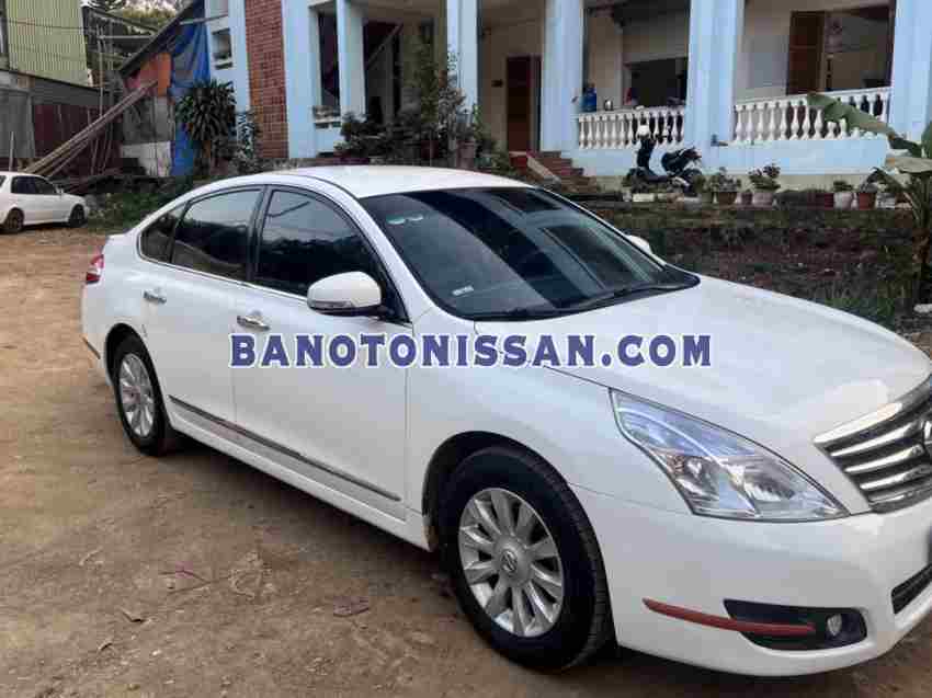 Cần bán xe Nissan Teana 2.0 AT năm 2010 màu Trắng cực đẹp