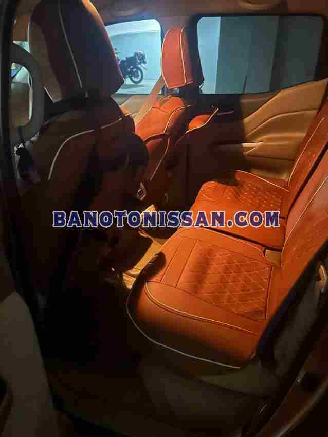 Cần bán Nissan Navara VL 2.5 AT 4WD đời 2015