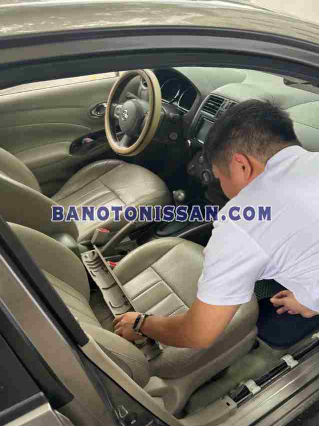 Cần bán gấp xe Nissan Sunny XV 2015 màu Nâu