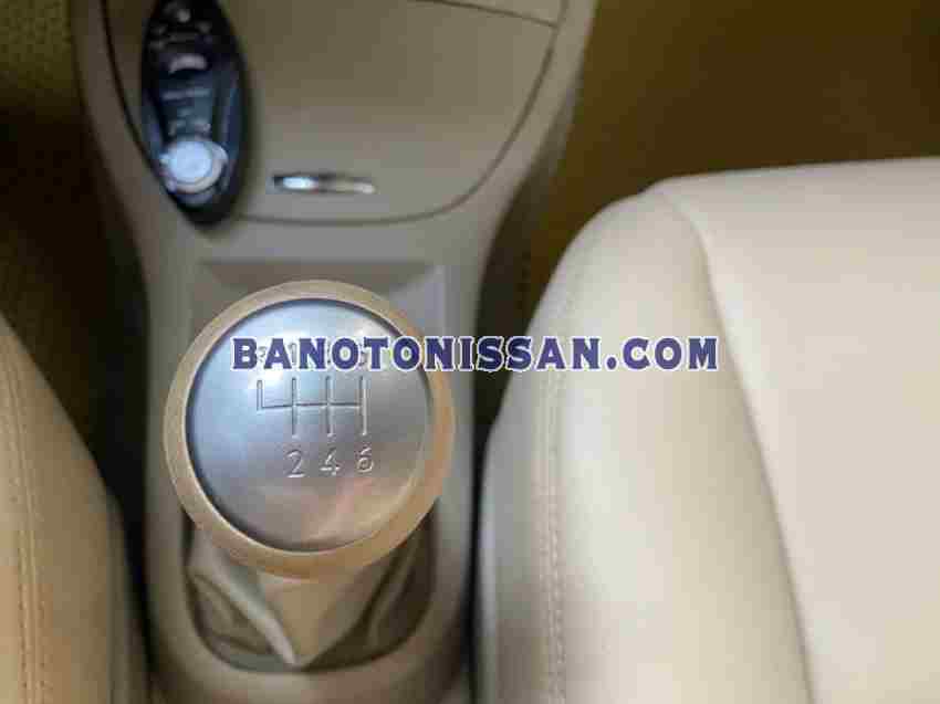 Cần bán Nissan Grand livina 1.8 MT Máy xăng 2011 màu Cam