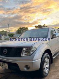 Cần bán xe Nissan Navara LE 2.5MT 4WD 2011 Số tay màu Bạc