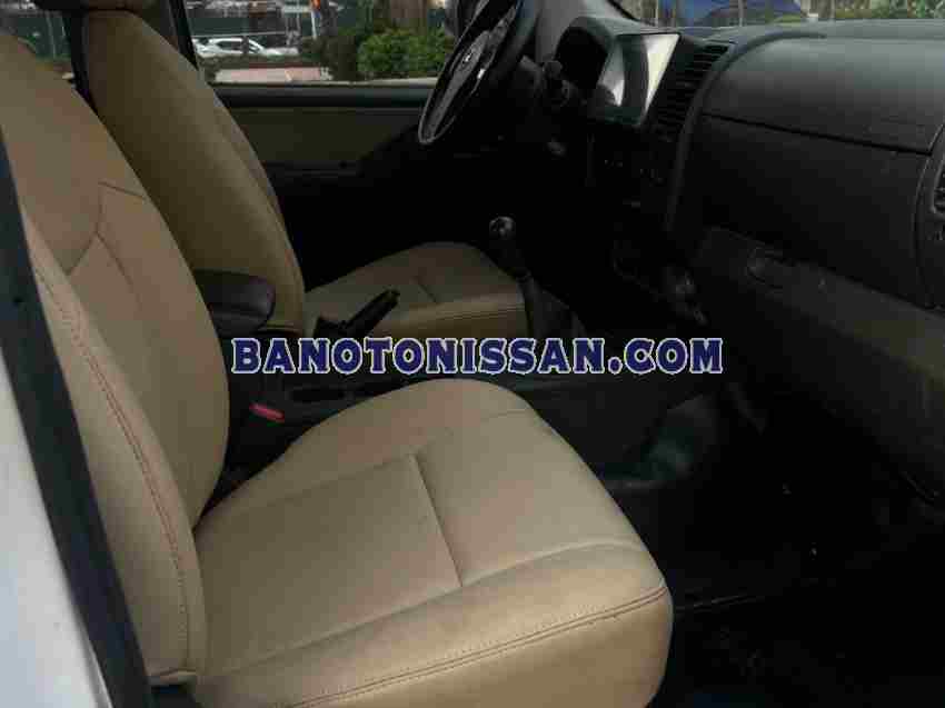 Bán Nissan Navara LE 2.5MT 4WD, màu Trắng, Máy dầu, 2011