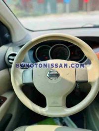 Cần bán gấp Nissan Grand livina 1.8 AT đời 2011, màu Đen